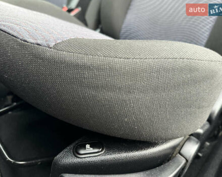 Форд Фьюжен 2006 у Чернігові на Automoto.ua Синій Форд Фьюжен, об'ємом двигуна 1.6 л та пробігом 18 тис. км за 6500 $, фото 19 на Automoto.ua