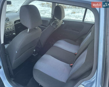 Синій Форд Фьюжен, об'ємом двигуна 1.4 л та пробігом 173 тис. км за 3999 $, фото 15 на Automoto.ua