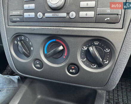 Синій Форд Фьюжен, об'ємом двигуна 1.6 л та пробігом 208 тис. км за 4200 $, фото 27 на Automoto.ua