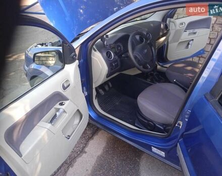 Синий Форд Фьюжн, объемом двигателя 1.4 л и пробегом 315 тыс. км за 3500 $, фото 12 на Automoto.ua