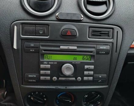 Синий Форд Фьюжн, объемом двигателя 1.39 л и пробегом 318 тыс. км за 3800 $, фото 6 на Automoto.ua