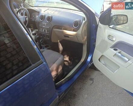 Синий Форд Фьюжн, объемом двигателя 1.4 л и пробегом 315 тыс. км за 3500 $, фото 6 на Automoto.ua