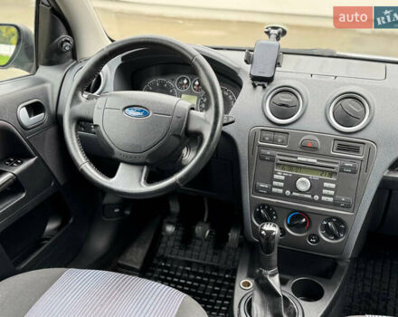 Синій Форд Фьюжен, об'ємом двигуна 1.6 л та пробігом 208 тис. км за 4200 $, фото 23 на Automoto.ua