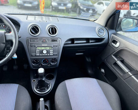 Синій Форд Фьюжен, об'ємом двигуна 1.4 л та пробігом 171 тис. км за 6750 $, фото 14 на Automoto.ua