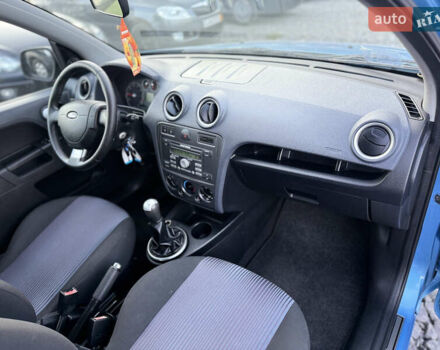 Синій Форд Фьюжен, об'ємом двигуна 1.4 л та пробігом 171 тис. км за 6750 $, фото 21 на Automoto.ua