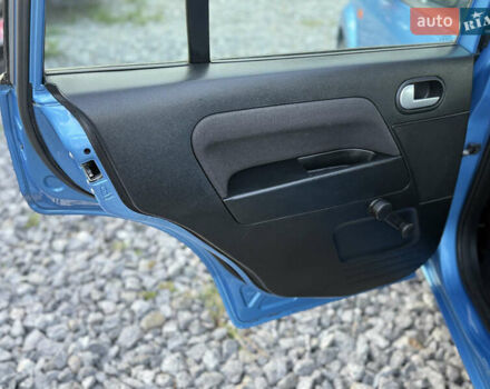 Синій Форд Фьюжен, об'ємом двигуна 1.4 л та пробігом 171 тис. км за 6750 $, фото 16 на Automoto.ua