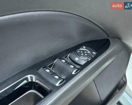 Синий Форд Фьюжн, объемом двигателя 2 л и пробегом 177 тыс. км за 12540 $, фото 13 на Automoto.ua