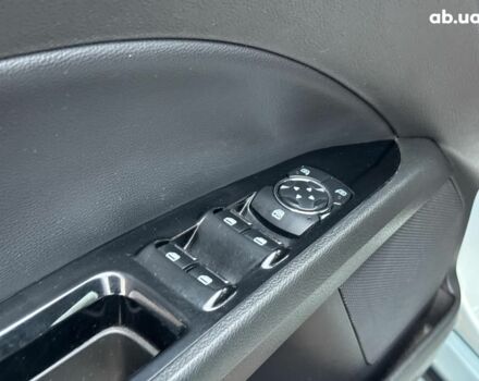 Синий Форд Фьюжн, объемом двигателя 2 л и пробегом 177 тыс. км за 12540 $, фото 13 на Automoto.ua