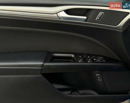 Синій Форд Фьюжен, об'ємом двигуна 2 л та пробігом 156 тис. км за 12950 $, фото 19 на Automoto.ua