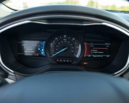 Форд Фьюжен 2018 у Рівному на Automoto.ua Синій Форд Фьюжен, об'ємом двигуна 2 л та пробігом 170 тис. км за 17500 $, фото 6 на Automoto.ua