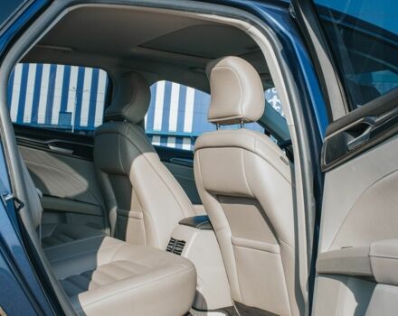 Форд Фьюжен 2018 у Рівному на Automoto.ua Синій Форд Фьюжен, об'ємом двигуна 2 л та пробігом 170 тис. км за 17500 $, фото 5 на Automoto.ua