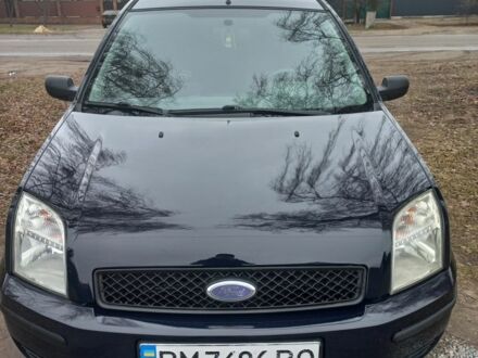 Форд Фьюжен 2004 у Ромнах на Automoto.ua Синій Форд Фьюжен, об'ємом двигуна 1.4 л та пробігом 242 тис. км за 4000 $, фото 1 на Automoto.ua