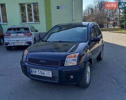 Синий Форд Фьюжн, объемом двигателя 1.2 л и пробегом 251 тыс. км за 2850 $, фото 1 на Automoto.ua