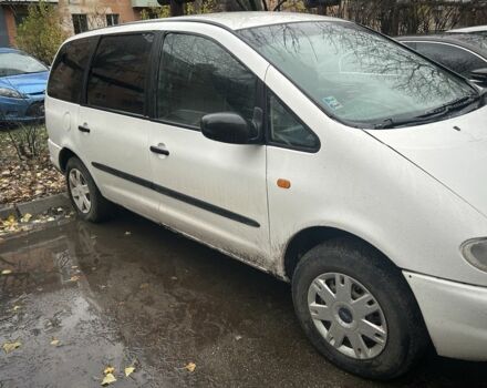 Белый Форд Галакси, объемом двигателя 1.9 л и пробегом 350 тыс. км за 1700 $, фото 1 на Automoto.ua