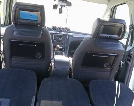 Белый Форд Галакси, объемом двигателя 2 л и пробегом 375 тыс. км за 9261 $, фото 5 на Automoto.ua