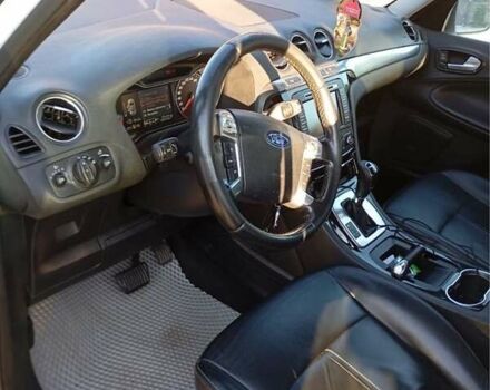 Белый Форд Галакси, объемом двигателя 2 л и пробегом 230 тыс. км за 10500 $, фото 1 на Automoto.ua