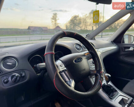 Черный Форд Галакси, объемом двигателя 2 л и пробегом 275 тыс. км за 7700 $, фото 4 на Automoto.ua