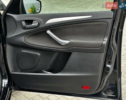 Чорний Форд Галаксі, об'ємом двигуна 2 л та пробігом 288 тис. км за 10490 $, фото 25 на Automoto.ua