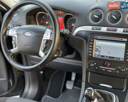 Черный Форд Галакси, объемом двигателя 2 л и пробегом 243 тыс. км за 11950 $, фото 116 на Automoto.ua