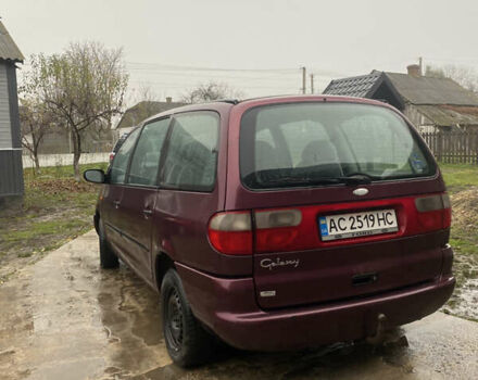 Красный Форд Галакси, объемом двигателя 2 л и пробегом 270 тыс. км за 2450 $, фото 3 на Automoto.ua