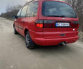 Красный Форд Галакси, объемом двигателя 1.9 л и пробегом 500 тыс. км за 1800 $, фото 1 на Automoto.ua