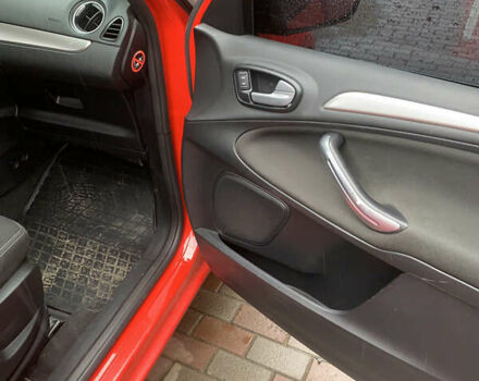 Красный Форд Галакси, объемом двигателя 1.56 л и пробегом 228 тыс. км за 12400 $, фото 23 на Automoto.ua