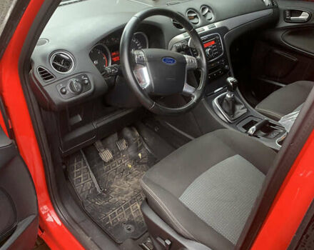 Красный Форд Галакси, объемом двигателя 1.56 л и пробегом 228 тыс. км за 12400 $, фото 24 на Automoto.ua