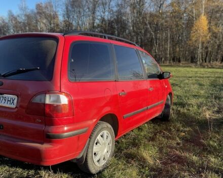 Красный Форд Галакси, объемом двигателя 1.9 л и пробегом 330 тыс. км за 4000 $, фото 1 на Automoto.ua