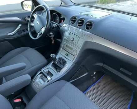 Форд Галаксі, об'ємом двигуна 2 л та пробігом 233 тис. км за 6067 $, фото 6 на Automoto.ua