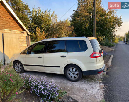 Желтый Форд Галакси, объемом двигателя 2 л и пробегом 280 тыс. км за 9500 $, фото 1 на Automoto.ua