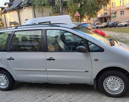 Серый Форд Галакси, объемом двигателя 1.9 л и пробегом 312 тыс. км за 1100 $, фото 3 на Automoto.ua