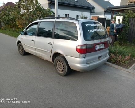 Серый Форд Галакси, объемом двигателя 1.9 л и пробегом 300 тыс. км за 2200 $, фото 2 на Automoto.ua