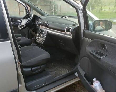 Серый Форд Галакси, объемом двигателя 1.9 л и пробегом 400 тыс. км за 2900 $, фото 6 на Automoto.ua