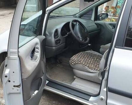 Серый Форд Галакси, объемом двигателя 1.9 л и пробегом 322 тыс. км за 3500 $, фото 3 на Automoto.ua