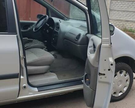 Серый Форд Галакси, объемом двигателя 1.9 л и пробегом 322 тыс. км за 3500 $, фото 4 на Automoto.ua