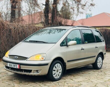 Серый Форд Галакси, объемом двигателя 1.9 л и пробегом 300 тыс. км за 2050 $, фото 2 на Automoto.ua