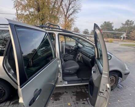 Серый Форд Галакси, объемом двигателя 1.9 л и пробегом 341 тыс. км за 2381 $, фото 5 на Automoto.ua