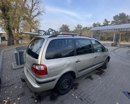 Серый Форд Галакси, объемом двигателя 1.9 л и пробегом 341 тыс. км за 2381 $, фото 1 на Automoto.ua