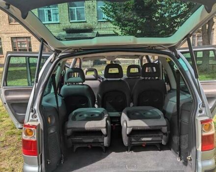 Серый Форд Галакси, объемом двигателя 2.3 л и пробегом 300 тыс. км за 5600 $, фото 12 на Automoto.ua