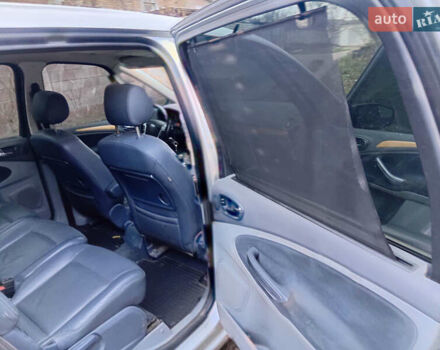 Сірий Форд Галаксі, об'ємом двигуна 2 л та пробігом 350 тис. км за 6200 $, фото 6 на Automoto.ua