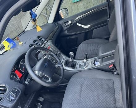 Серый Форд Галакси, объемом двигателя 2 л и пробегом 390 тыс. км за 6000 $, фото 5 на Automoto.ua