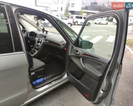 Серый Форд Галакси, объемом двигателя 1.75 л и пробегом 260 тыс. км за 8500 $, фото 4 на Automoto.ua