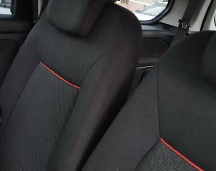 Сірий Форд Галаксі, об'ємом двигуна 2 л та пробігом 269 тис. км за 9000 $, фото 4 на Automoto.ua