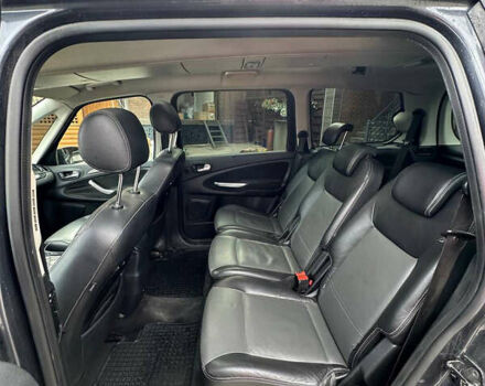 Серый Форд Галакси, объемом двигателя 2 л и пробегом 327 тыс. км за 9500 $, фото 9 на Automoto.ua