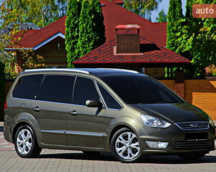 Форд Галакси 2011 в Днепре (Днепропетровске) на Automoto.ua Серый Форд Галакси, объемом двигателя 2 л и пробегом 117 тыс. км за 12300 $, фото 1 на Automoto.ua