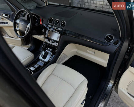 Форд Галакси 2011 в Днепре (Днепропетровске) на Automoto.ua Серый Форд Галакси, объемом двигателя 2 л и пробегом 117 тыс. км за 12300 $, фото 9 на Automoto.ua