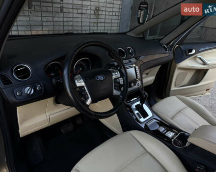 Форд Галакси 2011 в Днепре (Днепропетровске) на Automoto.ua Серый Форд Галакси, объемом двигателя 2 л и пробегом 117 тыс. км за 12300 $, фото 6 на Automoto.ua