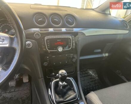 Серый Форд Галакси, объемом двигателя 2 л и пробегом 225 тыс. км за 9000 $, фото 5 на Automoto.ua