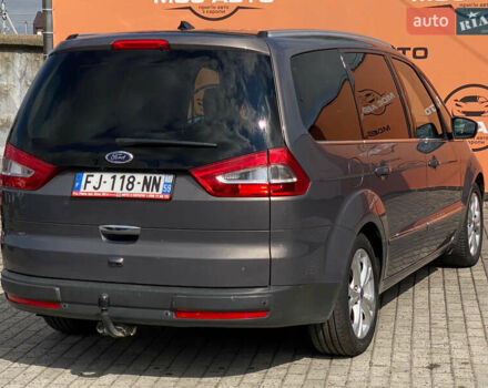 Сірий Форд Галаксі, об'ємом двигуна 2 л та пробігом 240 тис. км за 12999 $, фото 4 на Automoto.ua