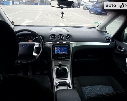 Серый Форд Галакси, объемом двигателя 2 л и пробегом 298 тыс. км за 8500 $, фото 2 на Automoto.ua